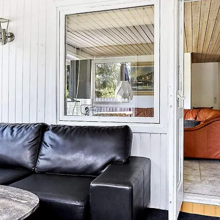 4 Person In Store Fuglede